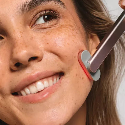 SkinGlow™ – Varita Facial con Luz Roja, Microcorriente, Calor y Masaje Vibratorio